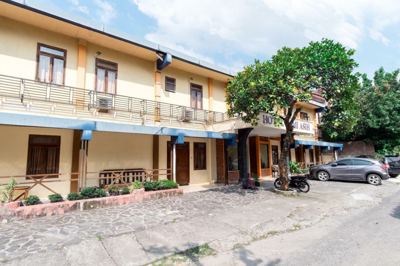 Oyo 1030 Hotel Bumi Asih Medan Exterior photo