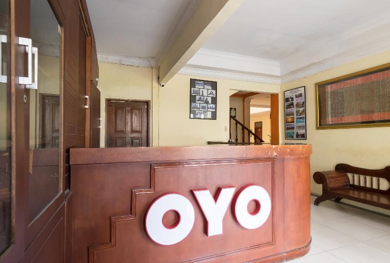 Oyo 1030 Hotel Bumi Asih Medan Exterior photo