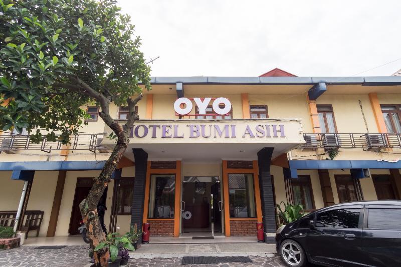 Oyo 1030 Hotel Bumi Asih Medan Exterior photo